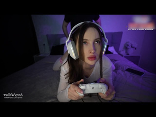 gamer girl sucks dick and rides on horseback - vpiska